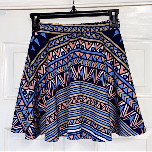 𝚃𝚛𝚒𝚋𝚊𝚕 𝚜𝚔𝚒𝚛𝚝𓇽 - Picture 2 of 2